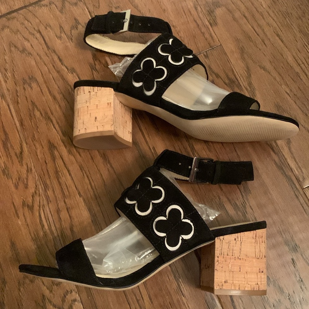Nine West Adorable Leather Open Toe Ankle Strap Four Clover Decor Cork Heels. 7M